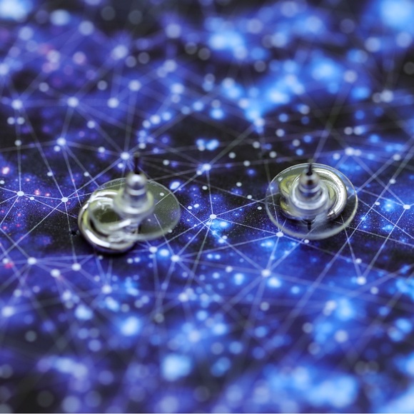 Silver earrings. - Picture 3 of 4